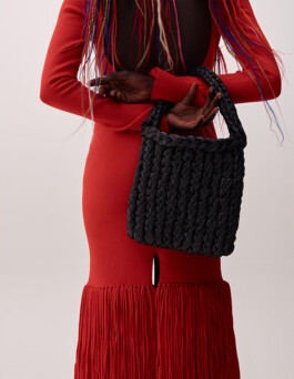 collectiveinteres-tush-mariaehrlich-2022 